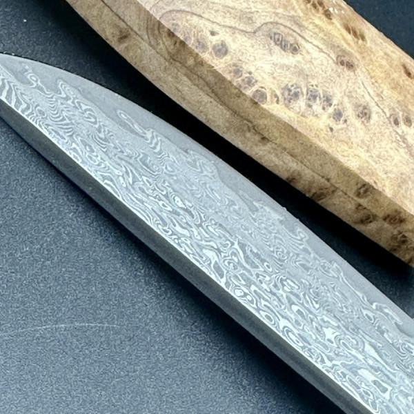Компактен традиционен нож MYATO HUNTER 23 DAMASK, дамаска стомана VG10, дървена дръжка и кания ТУЯ
